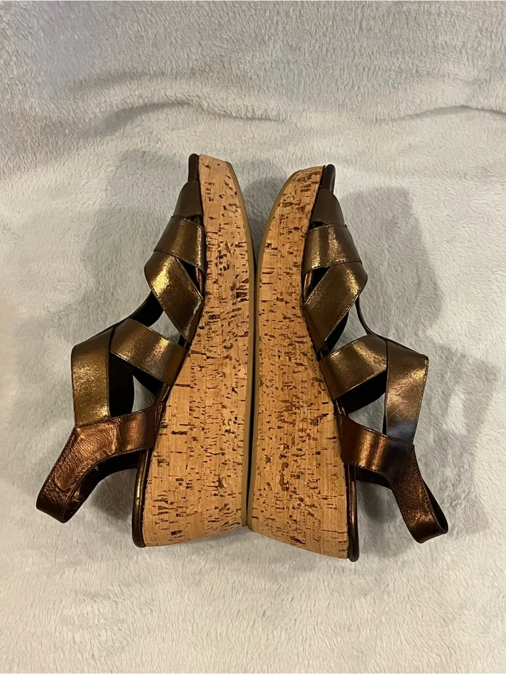 Amalfi by Rangoni Bronze Metallic Strappy Cork Platform Wedge Sandals. Size 9